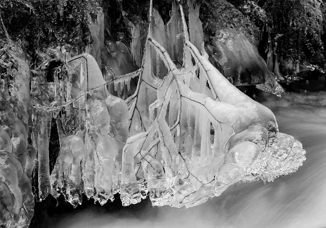 Wahkeena Creek Ice 13-3683 bw.jpg